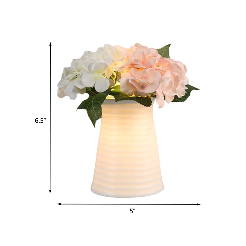 Art Deco Cono/rectángulo Lámpara de noche de vidrio blanco Iluminación de mesita de noche con decoración de flores para dormitorio