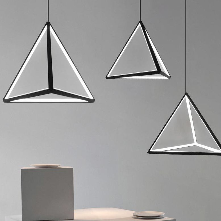 Driehoek hanger lamp hedendaagse stijl lineaire vorm metallic hangend licht