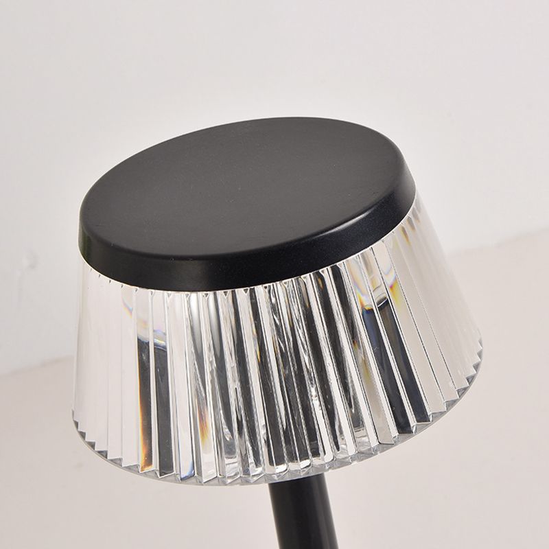 Minimalist Style Night Table Lamp Metal Bedroom LED Table Light