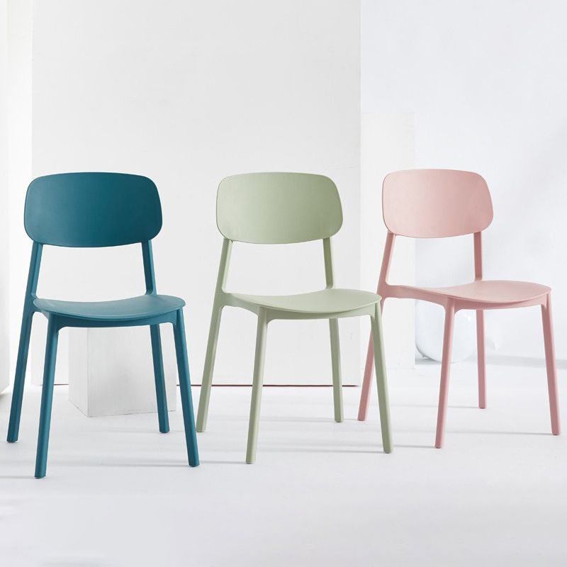 Chaise d'appoint en plastique empilable de Style minimaliste, chaises de salle à manger colorées sans accoudoirs pour usage domestique