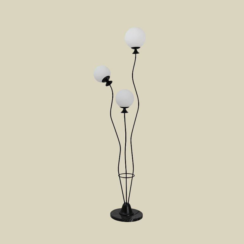 Palla in piedi leggero con braccio curvo modernista vetro 3 teste soggiorno lampada da pavimento in bianco/bianco
