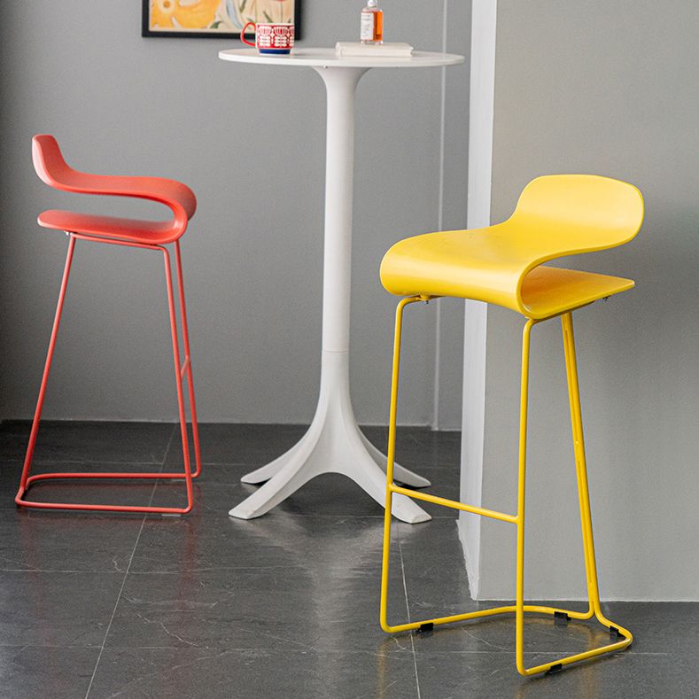 PP-Eimer-Thekenhocker für Zuhause, modernes Design, armlose Hocker mit Metallsockel