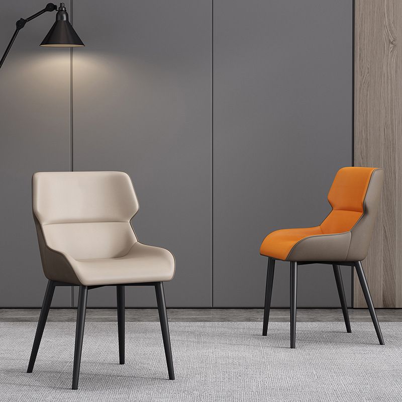 Silla de invitados Parsons moderna, silla curva de cuero con acabado mate para Brasserie