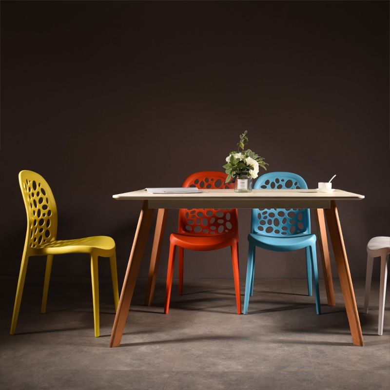 Silla de comedor de plástico de estilo moderno, silla auxiliar de comedor sin brazos para cocina (juego de 4)