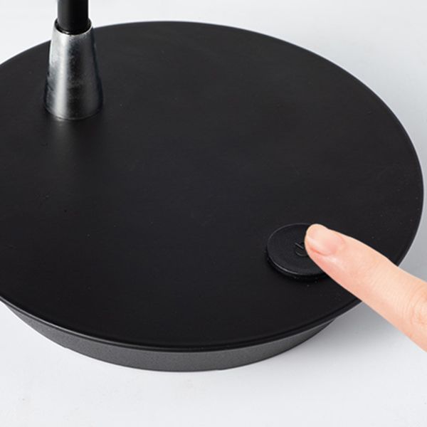 Lampe de table de nuit en métal en forme
