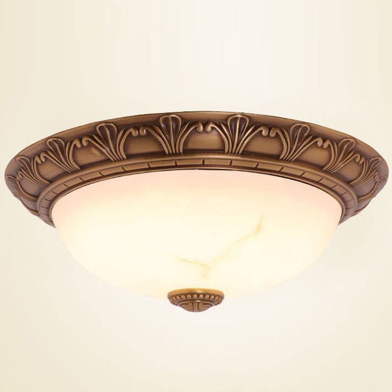 Installation encastrée de style classique avec abat - jour en verre plafonnier encastré en laiton pour les espaces intérieurs