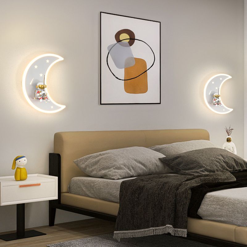 Modern Style Moon Shape Wall Sconce Metal 1 Light Sconce Lighting for Living Room