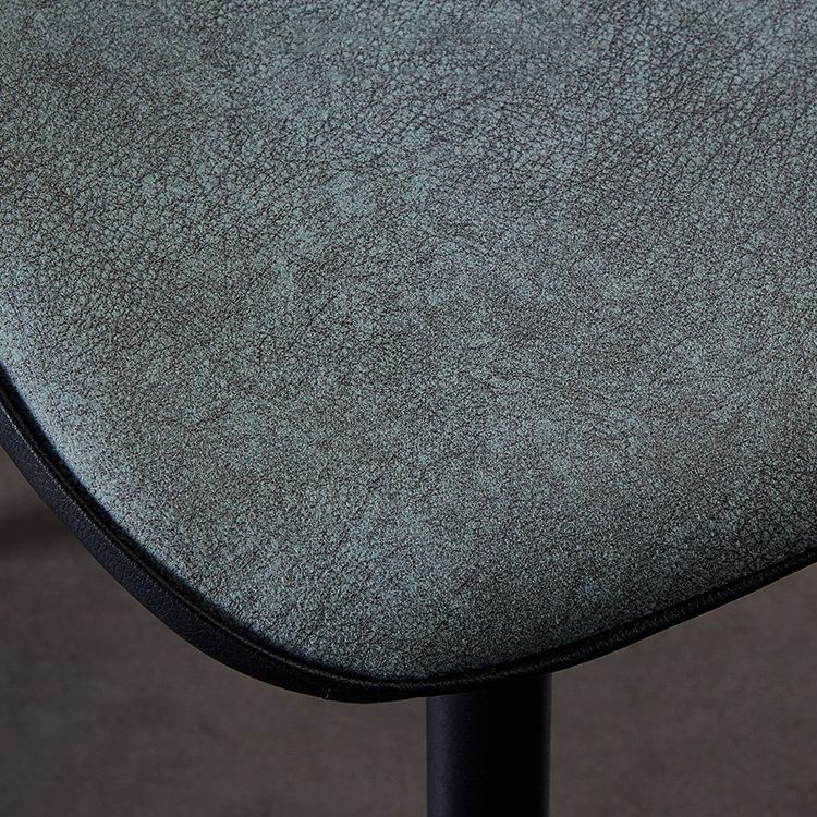 Chaises de salle à manger sans accoudoirs en cuir modernes, chaise latérale à oreilles avec pieds noirs