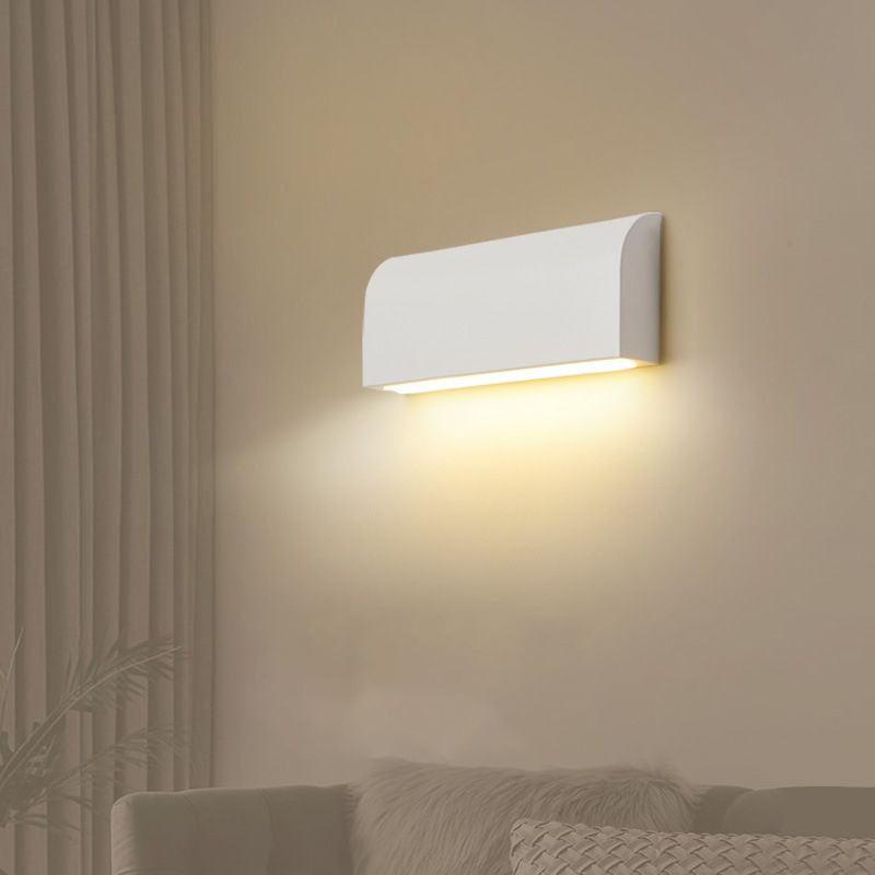 Single Modern Black/White Wall Mounted Sconce Metal LED Wall Light