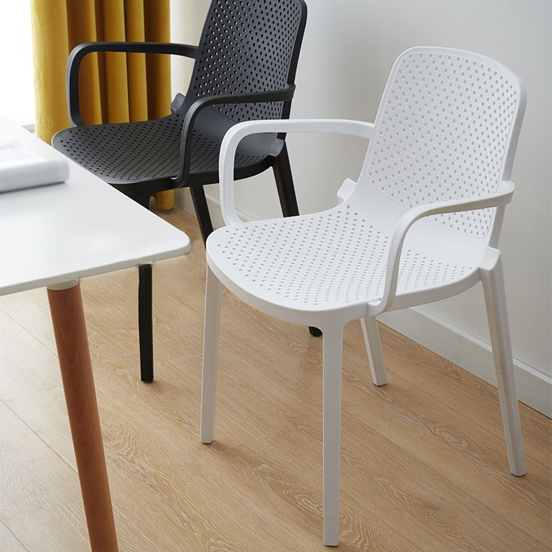 Silla plástica escandinava del brazo del comedor de la cocina Silla sólida de la parte posterior