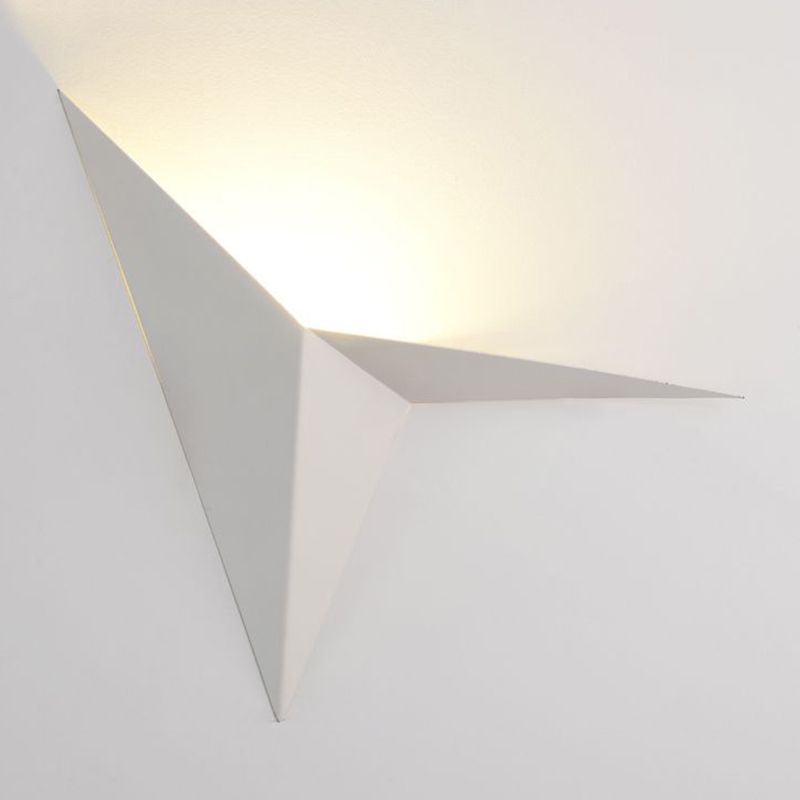 Single Modernism White/Black Wall Mounted Sconce Unique Wall Light for Foyer