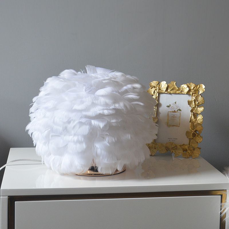 Lámpara de mesa de luz de lectura de dormitorio global 1 bombilla contemporánea lámpara de mesa nocturna en blanco/rosa