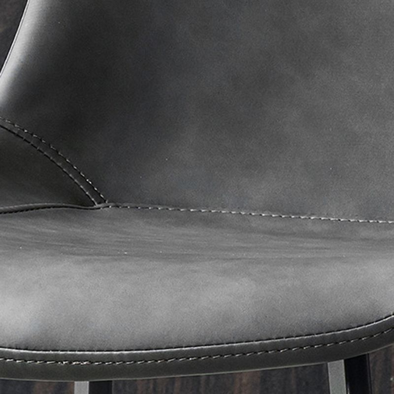 Chaise de salle à manger en cuir PU de style moderne, chaise Parsons de 18 pouces de large pour un usage domestique