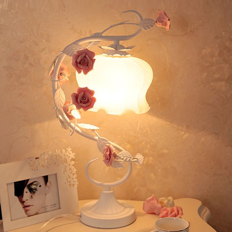 Table à verre blanche festonnée Style country léger 1 Hier-chambre LED LED LED-LAVIER DES ROSE