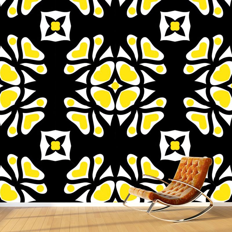 Abstract Petals Mural Wallpaper Bohemian Smooth Wall Decor in Yellow-White on Black
