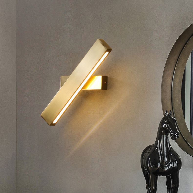 Lámpara de pared LED rectangular dorada en un tipo de pared rotatable de cobre de estilo de lujo moderno con sombra acrílica