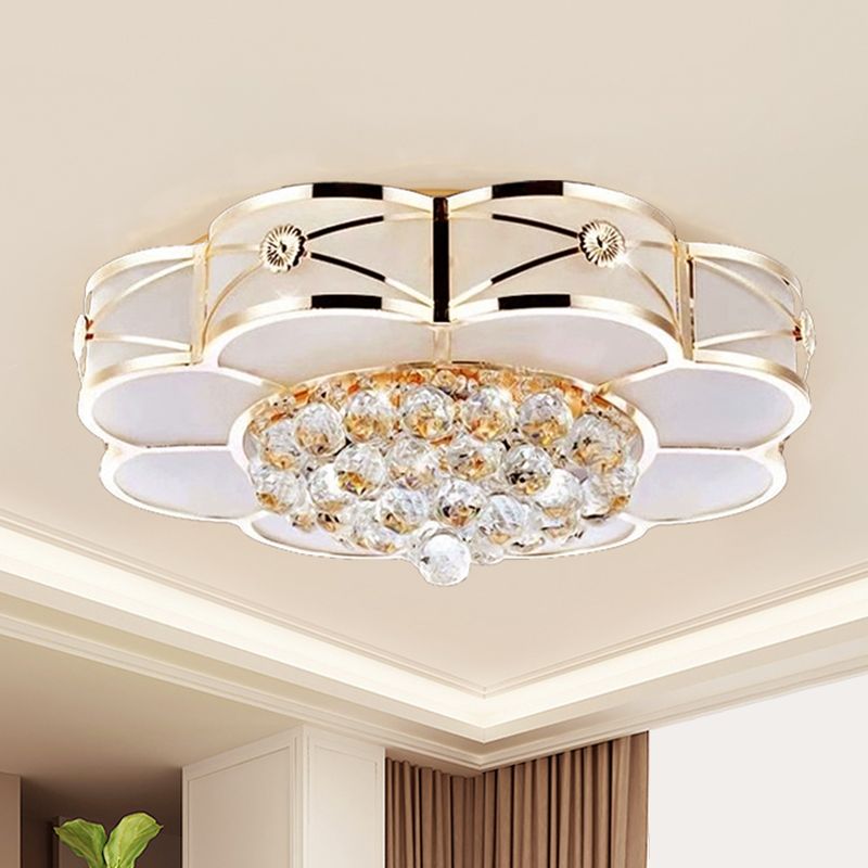 Blossom Frosted Glass Flush Light Fixture Traditional Bedroom Massimale Illuminazione in Gold con Dangling Crystal