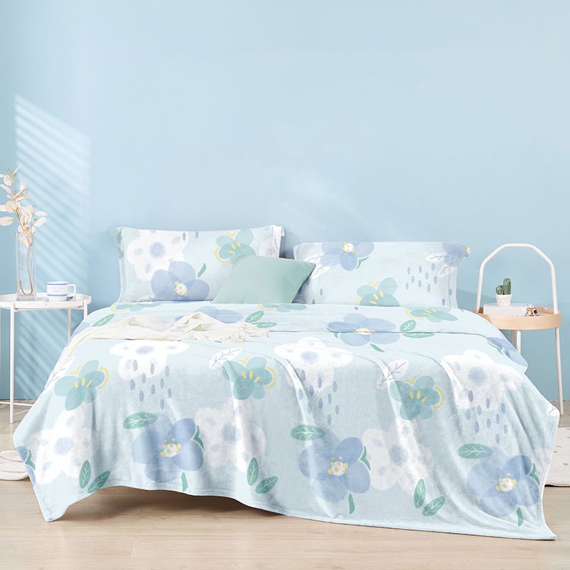 Blue Bed Sheet Floral Pattern Wrinkle-Free Fade Resistant Flannel Bed Sheet