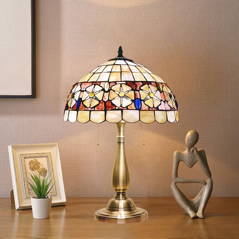 Muschelblume-Gürtel-Hemisphere-Tischlampe Mediterraner 2-Licht gebürstete Messing Nachtständer mit Pull-Kette