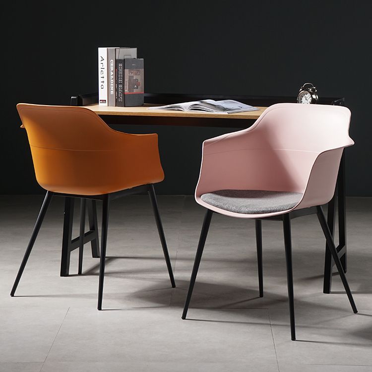 Chaise de bras de salle à manger scandinave