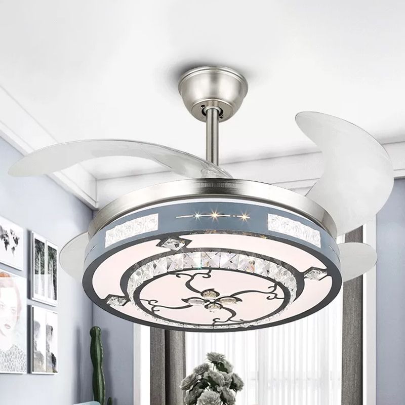 Runde Hanging Lüfterlampenlampe Moderne Kristall 19 "breites LED Silber Semi Flush Mount Light, 4 Klingen