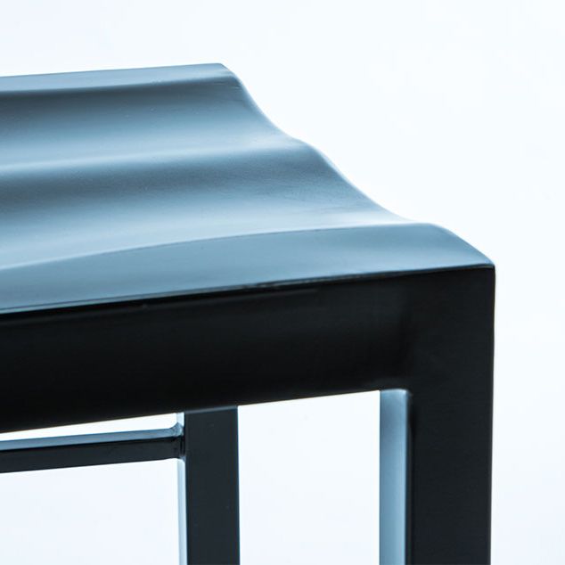 Chaise de salle à manger industrielle Windsor Back Side Atty avec des jambes en métal pour un usage domestique