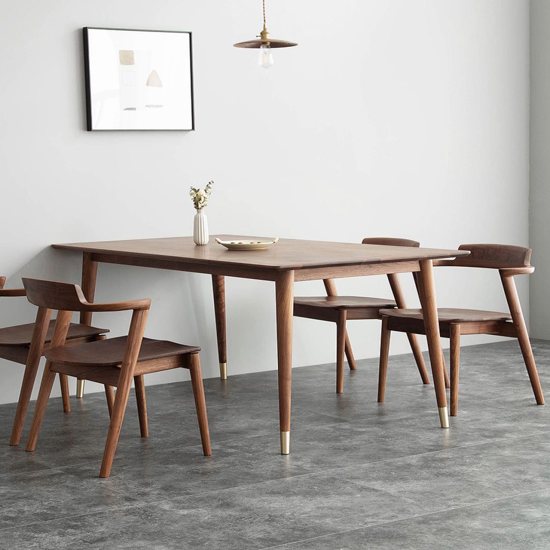 Luxury Pine Wood Table for Restaurant Rectangle Dining Table in Brown with 4 Legs