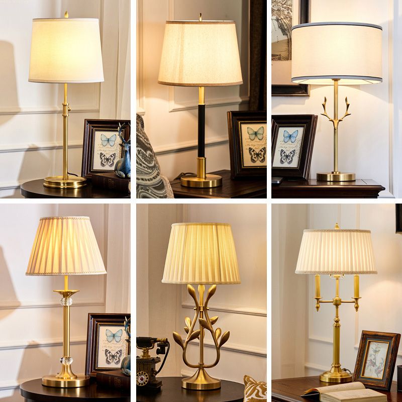 Lámpara de mesa sombreada de barril de tela Iluminación de mesita de noche moderna en oro para sala de estudio