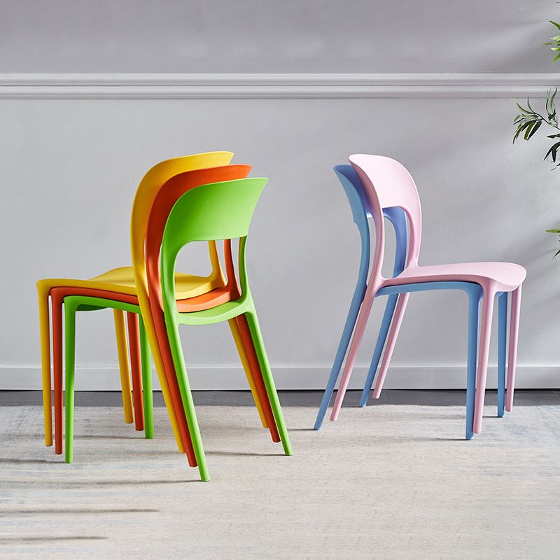 Chaises d'appoint empilables en plastique Chaise de salle à manger sans accoudoirs à dossier ouvert (Ensemble de 4)