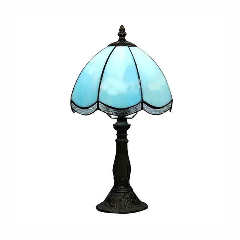 Traditional Scalloped Table Lighting 1 Light Stained Glass Indoor Lighting Fixture in Blue/White