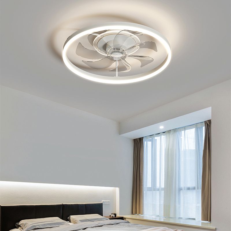 Ventilador de techo de dormitorio LED de metal ligero simple cerca de la iluminación del techo