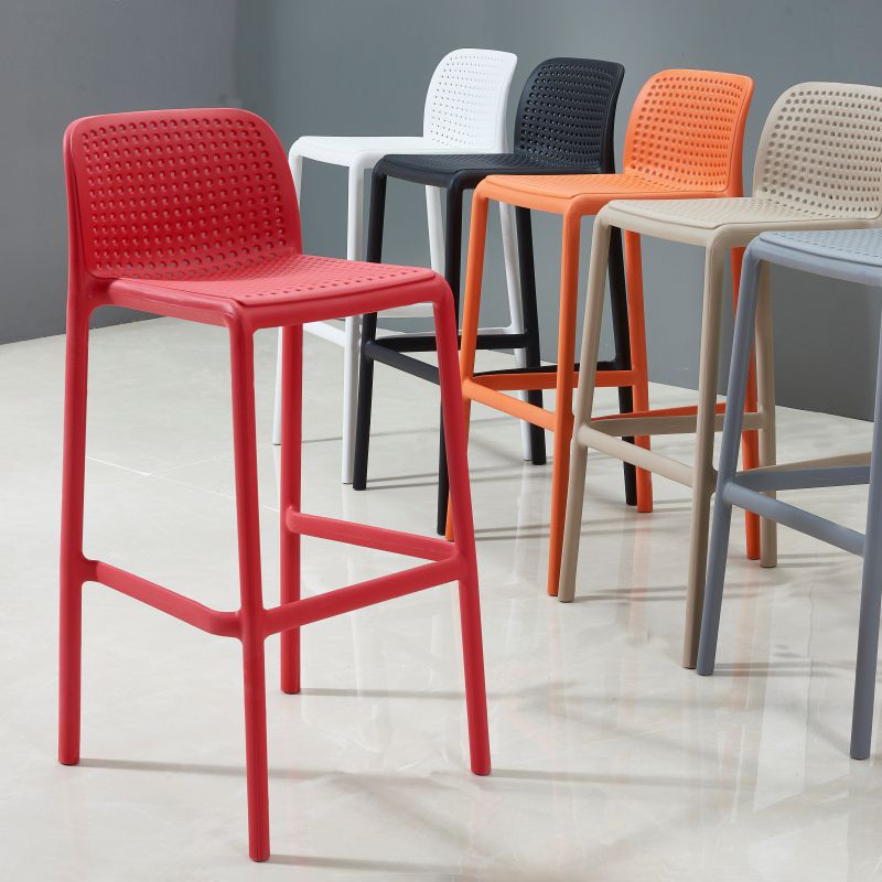 Sgabello da bar in plastica moderno sgabello da banco posteriore senza braccio con sedile di plastica e pedale