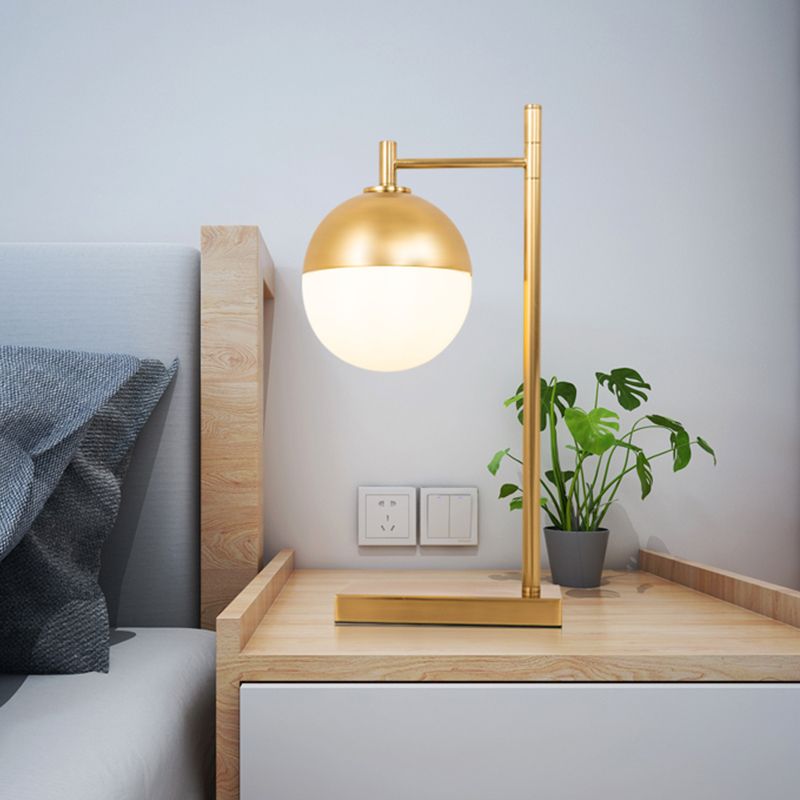 Lampada da comodino globale contemporanea Metal 1 tavolo da letto per camera da letto per la testa in ottone