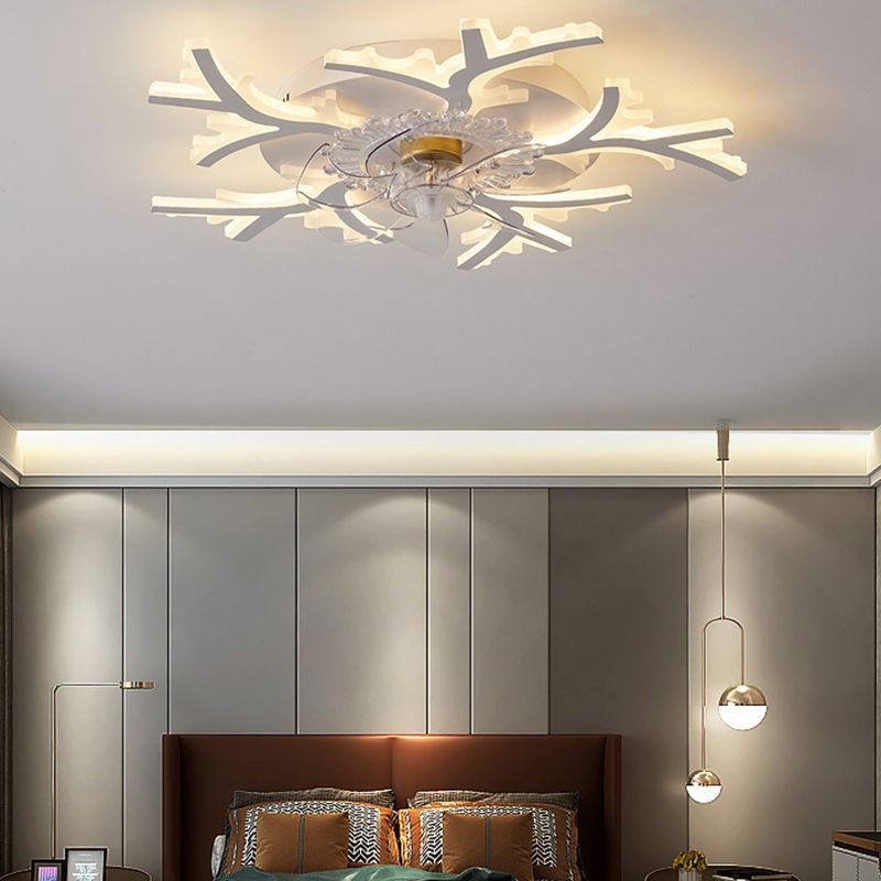 Nordische Metall Deckenlüftungslampe Multi-Head-LED-Flush-Montage-Leuchte mit klarem Kunststofflüfterblatt