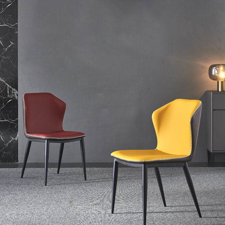 Silla lateral casera contemporánea Silla de comedor tapizada de metal con respaldo lateral