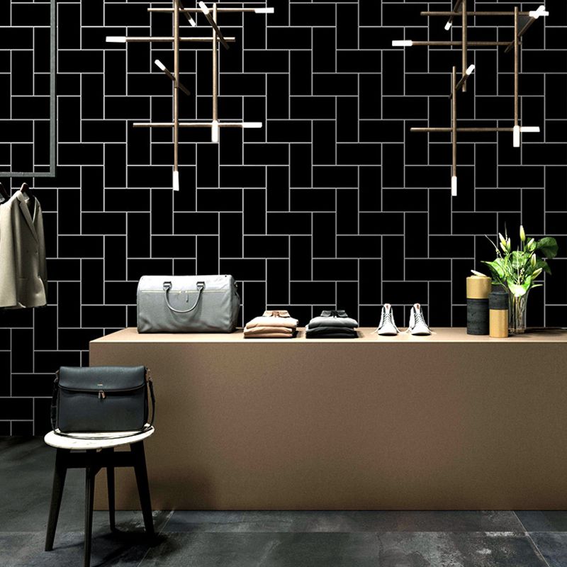 Geometric Net Patterned Wallpaper Modern Smooth Surface Wall Decor in White on Black