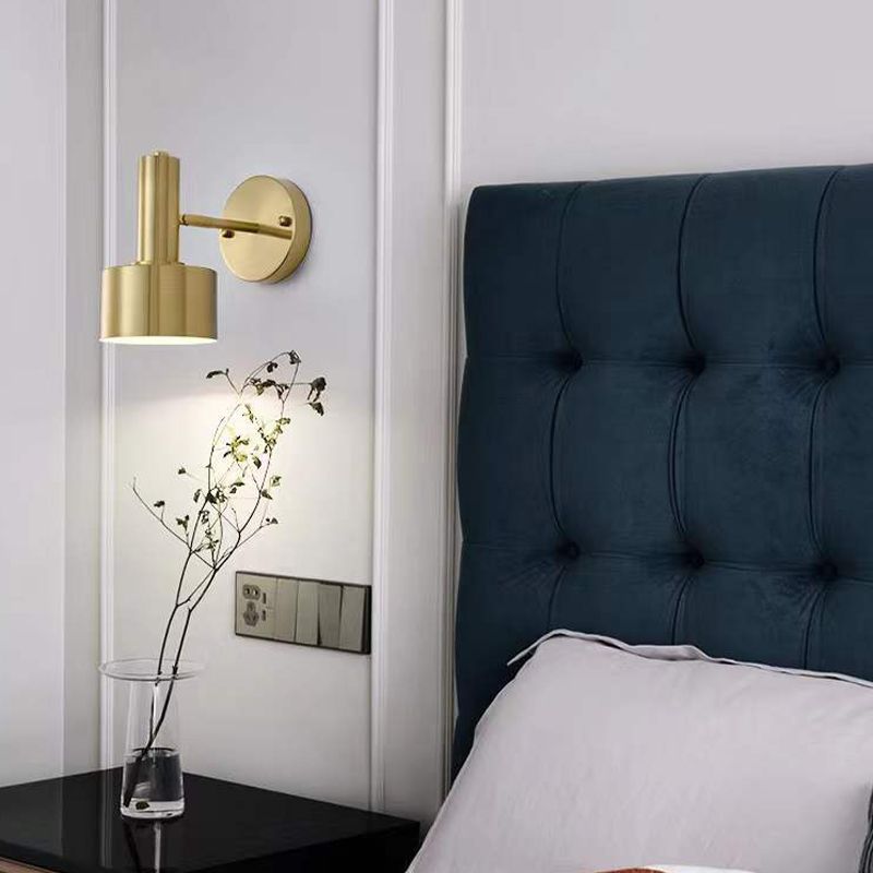 Metal Geometric Shape Wall Sconce Modern Style 1-Light Wall Light Fixture