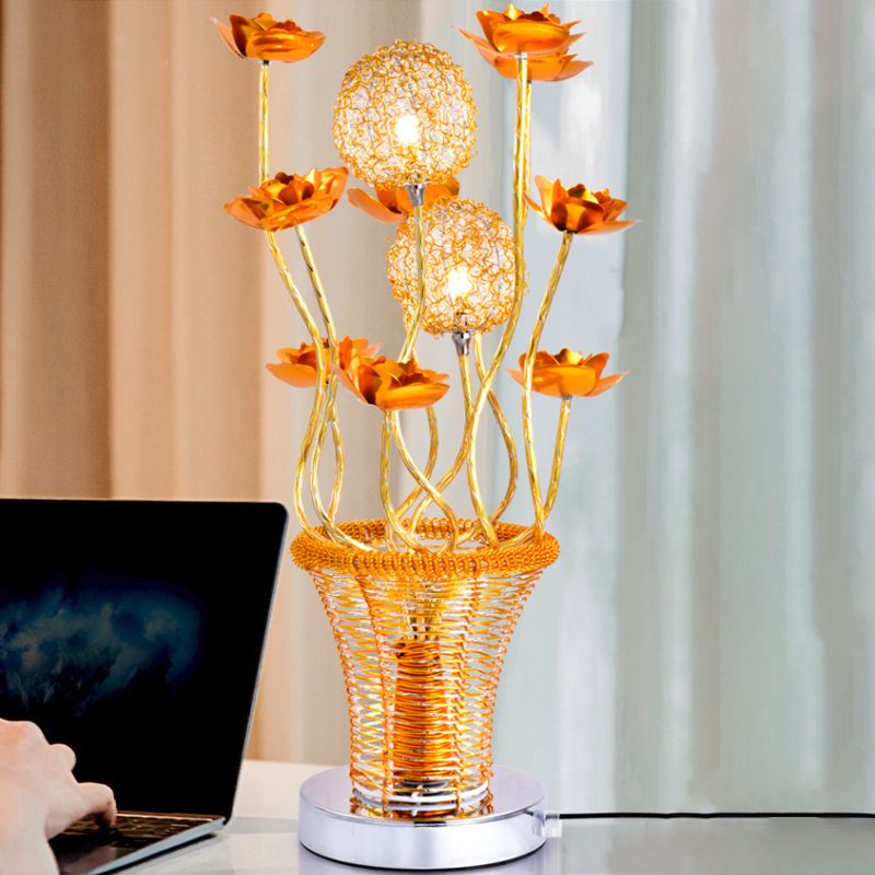 Basket-Like Aluminum Desk Light Art Decor Bedside LED Vine Night Table Lamp with Blossom and Orb Decor in Gold/Silver