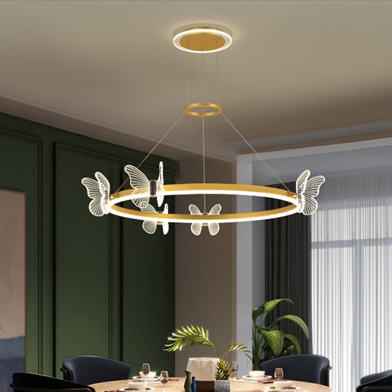 Lustre en or moderne