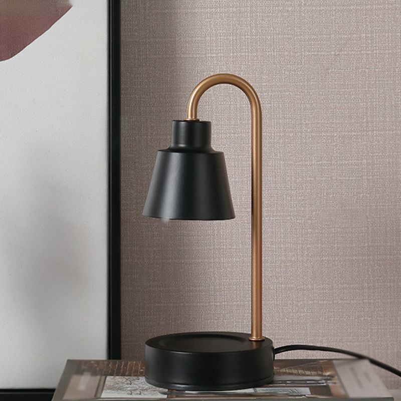 Lampe de table en métal nordique simple aromathérapie fondant la lampe de bureau de cire pour chambre à coucher