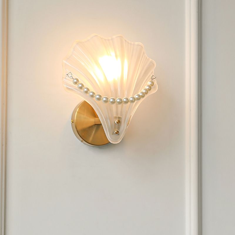 Modern Shell Wall Lamp 1-Light Wall Mount Lamp with Glass Shade for Bedroom