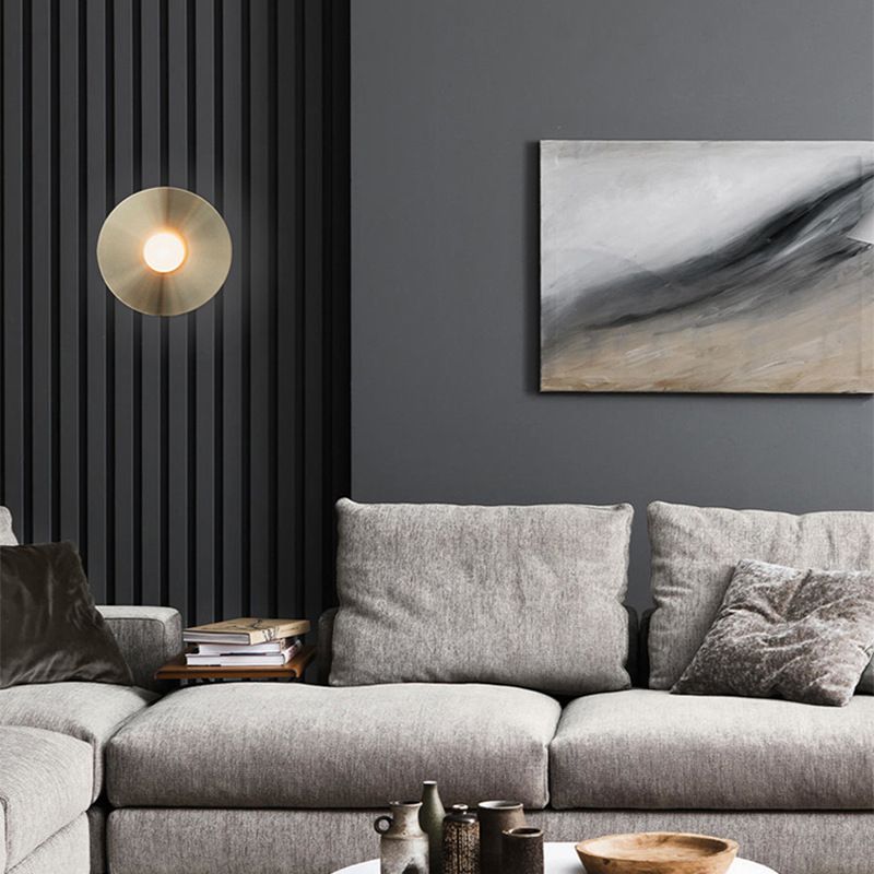 Modern Style Wall Lamp Metallic Wall Light Sconce for Bedroom