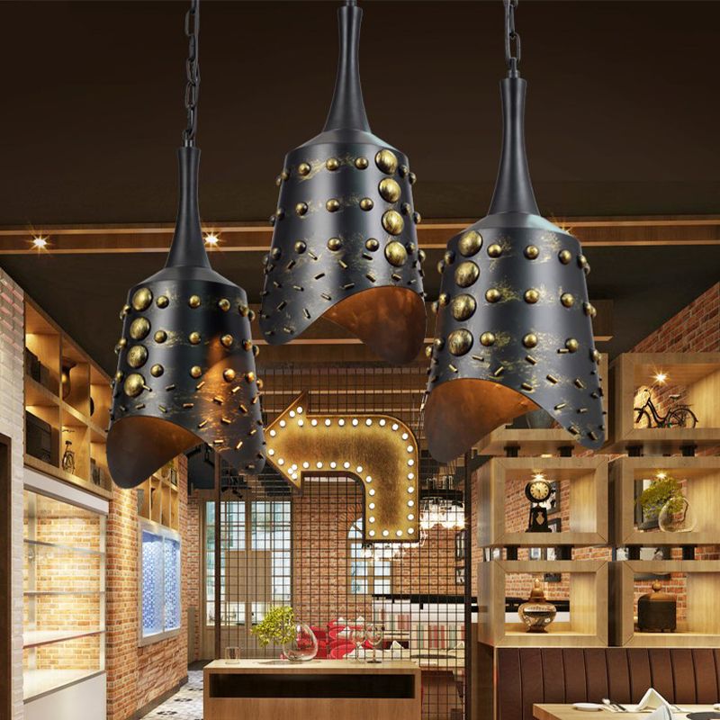 Kegel Keukencluster Pendant Factory Iron 3 koppen zwart hangend plafondlicht met ruche rand