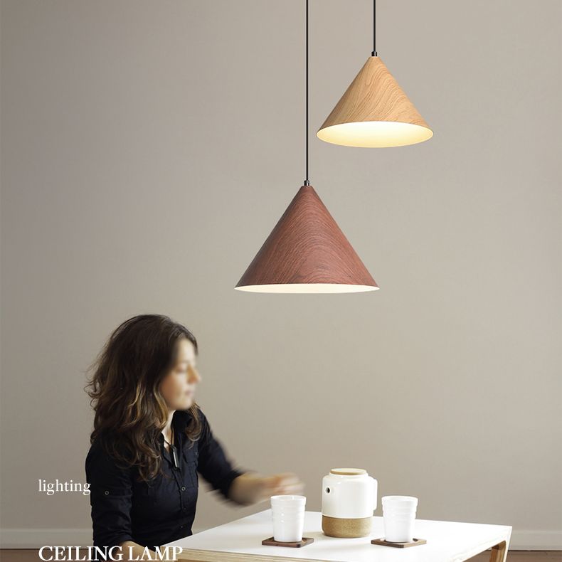 Bois moderne suspendu au plafond cône 1-Light Pendant Light pour salle à manger