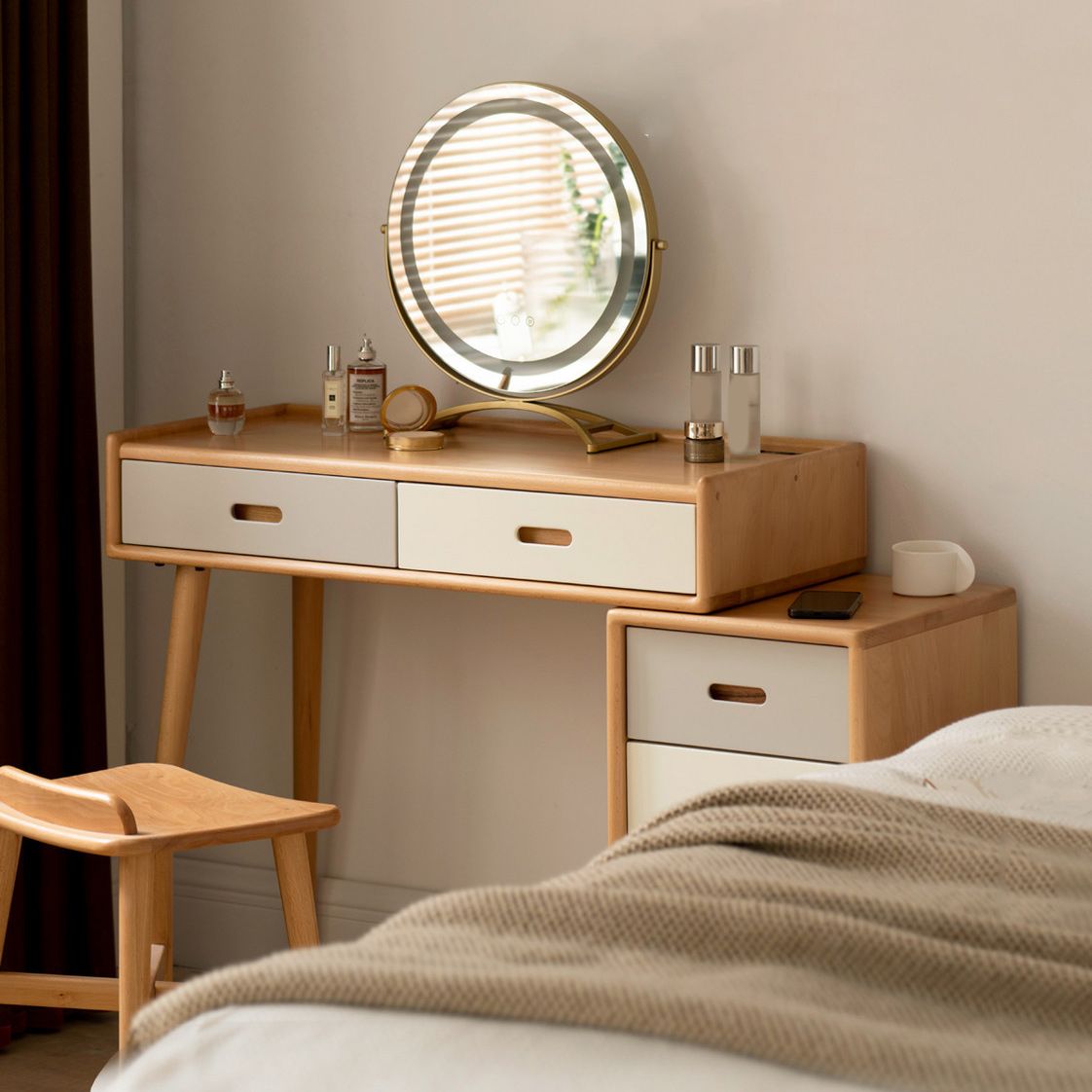 Solid Wood Vanity Table Drawers Simple Scandinavian Makeup Vanity Table