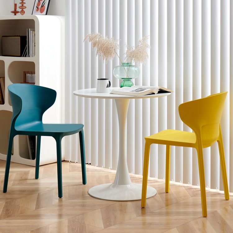 Contemporary Indoor-Outdoor Plastic Dining Chair Stacking Dining Chair