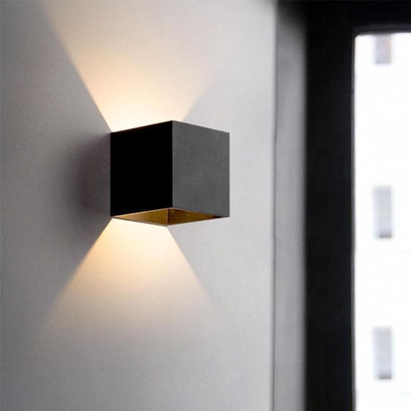 Square Shade Metal Wall Sconce Modern Style 2 Lights Wall Mount Lighting