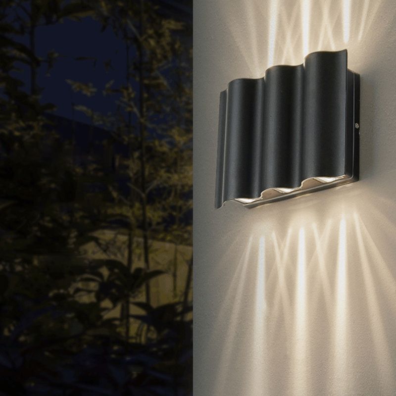 Modern Style Wave Shape Wall Sconce Metal Sconces in Black for Outdoor