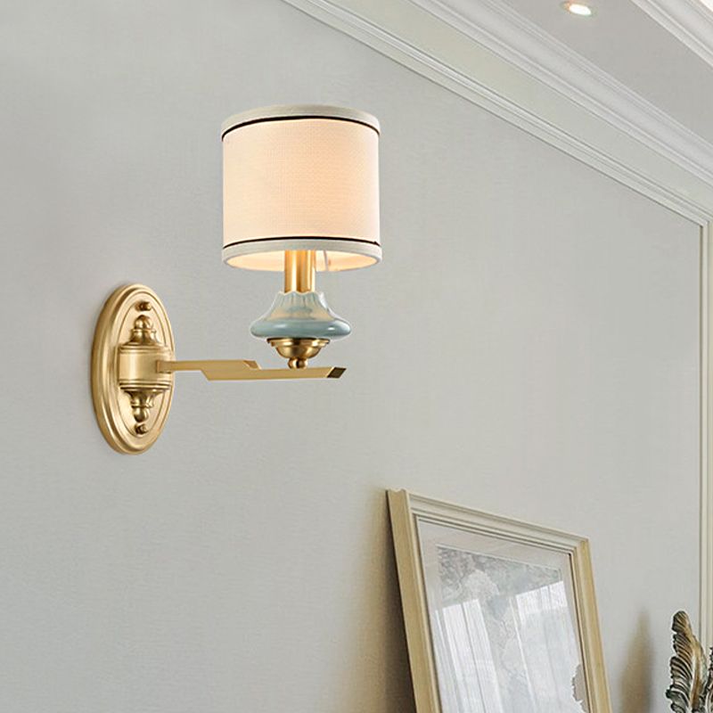 Lámpara de pared retro cilíndrica de tela 1/2 luz Luz de apliques de pared con tapa de porcelana en oro para porche