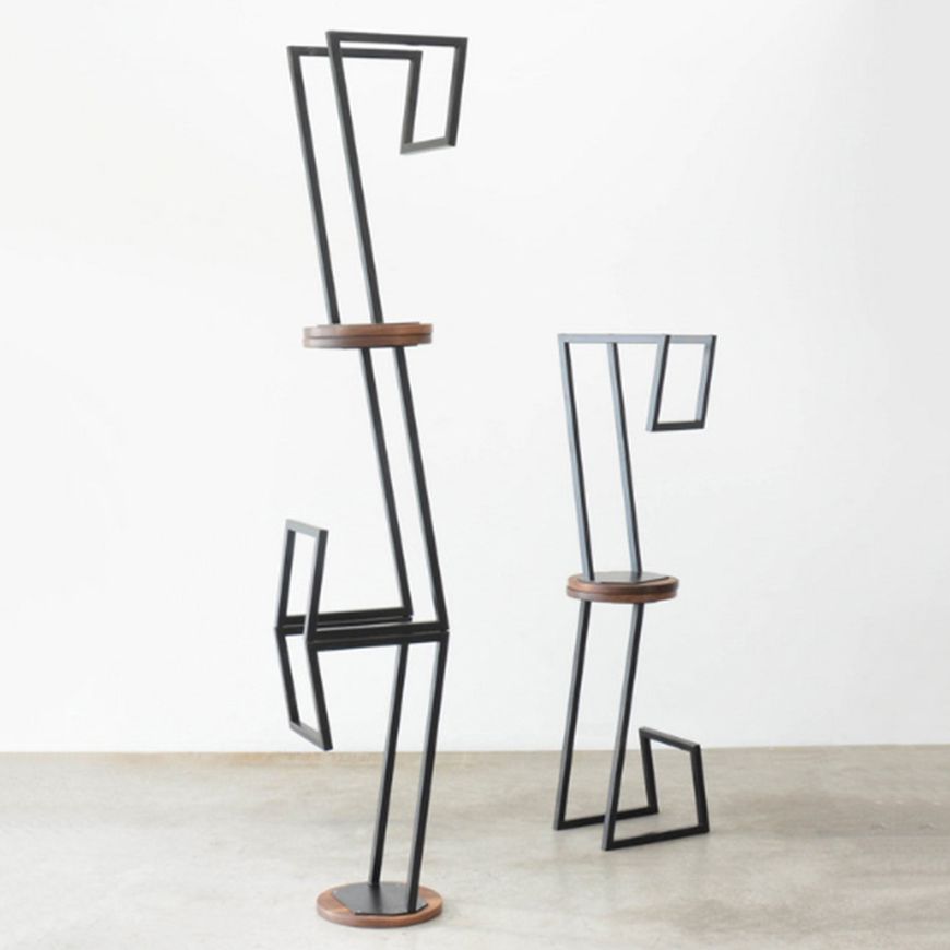 Modern Style Iron Bar Stool with Footrest Bristol Creative Bar Stool (set of 2)